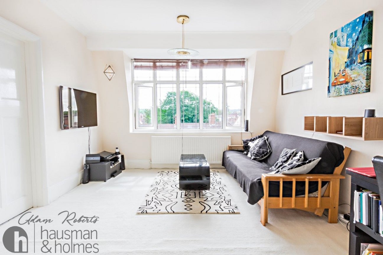 Flat Alba Gardens in Greater London