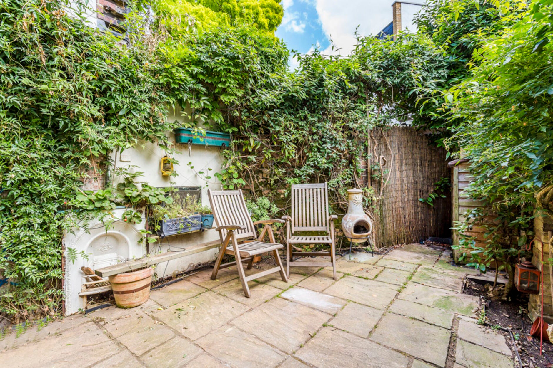 House Becklow Road in Greater London