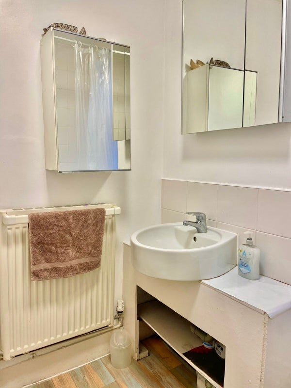 Room Chevening Road in Greater London