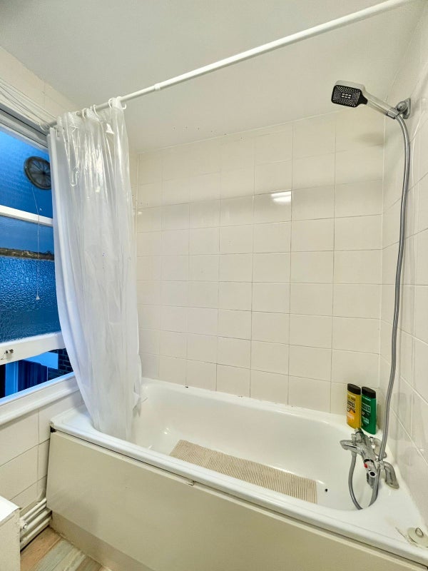 Room Chevening Road in Greater London