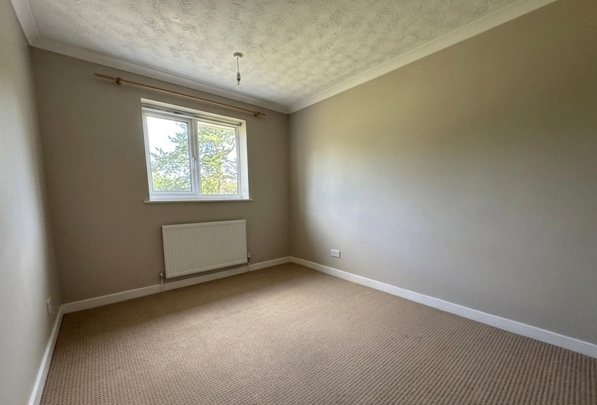 House Alderley Close in Duston