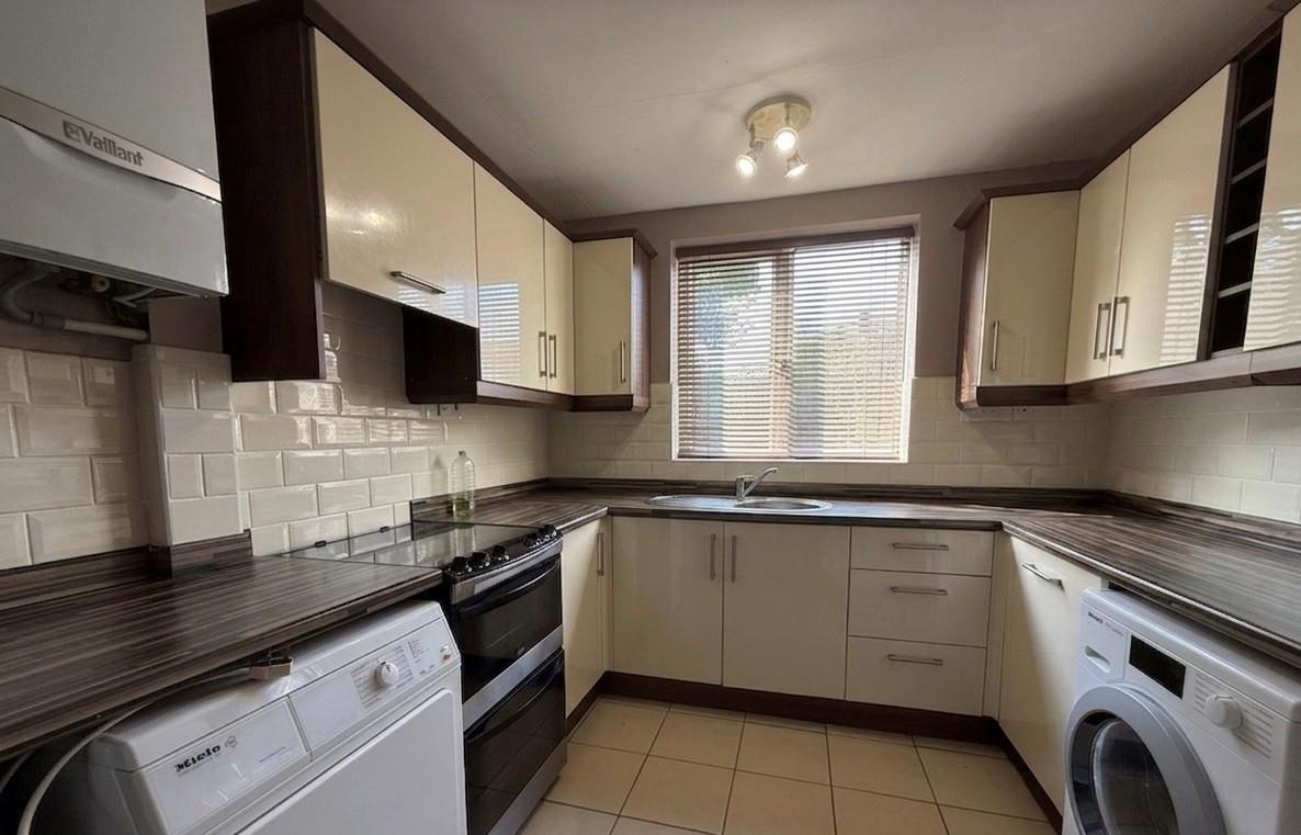 House Alderley Close in Duston