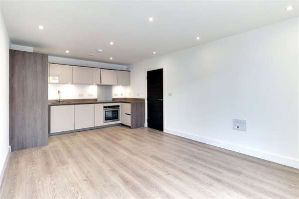 Flat Emily Jackson Close in Sevenoaks