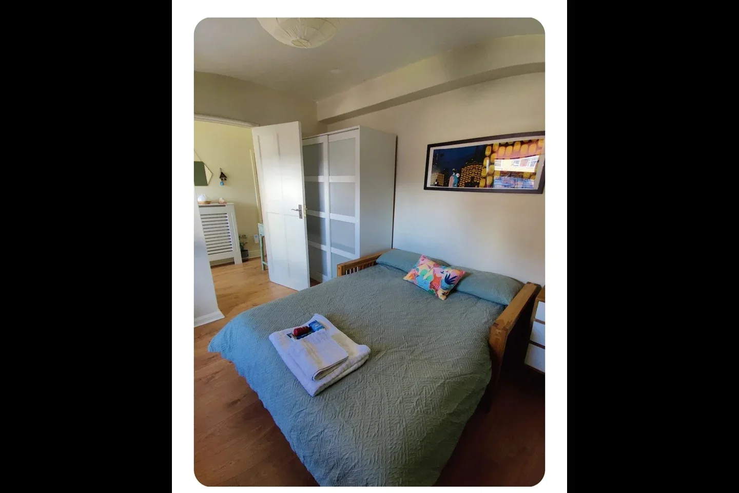 Room Hatfeild Mead in Greater London