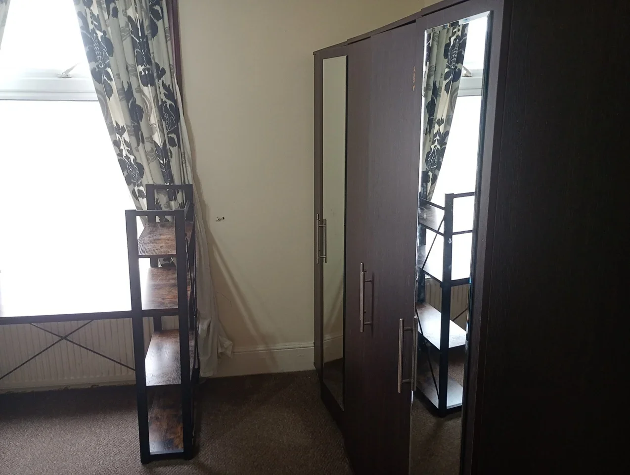 Room Rutland Road in Greater London