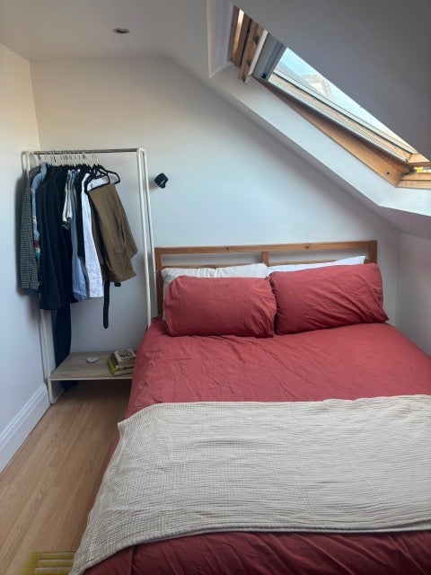 Room Nevill Road in Greater London