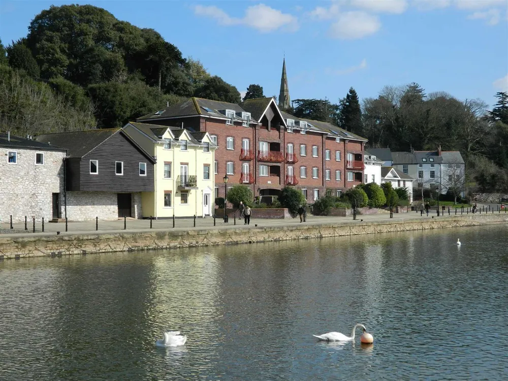 Flat Clipper Quay in Exeter