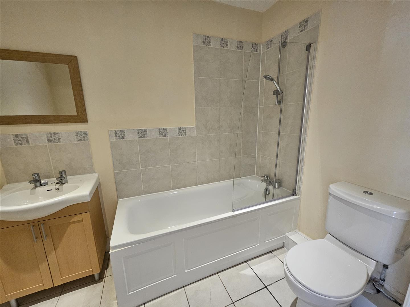 Flat York Road in Rushmoor