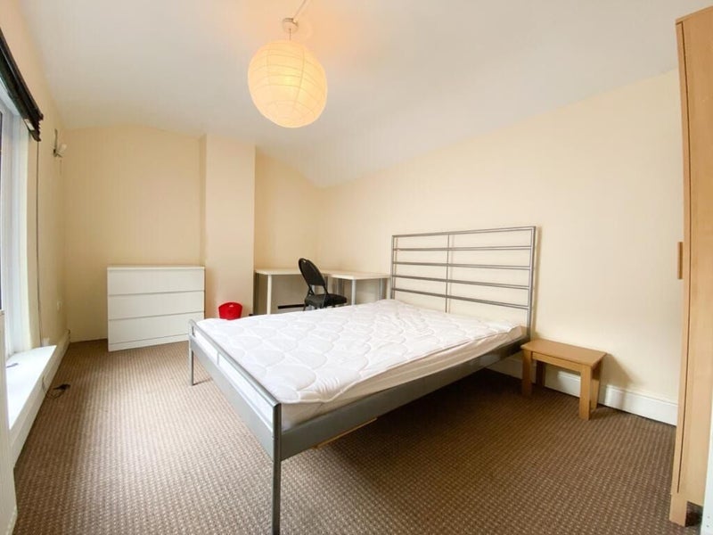 Flat Northcote Street in Cardiff