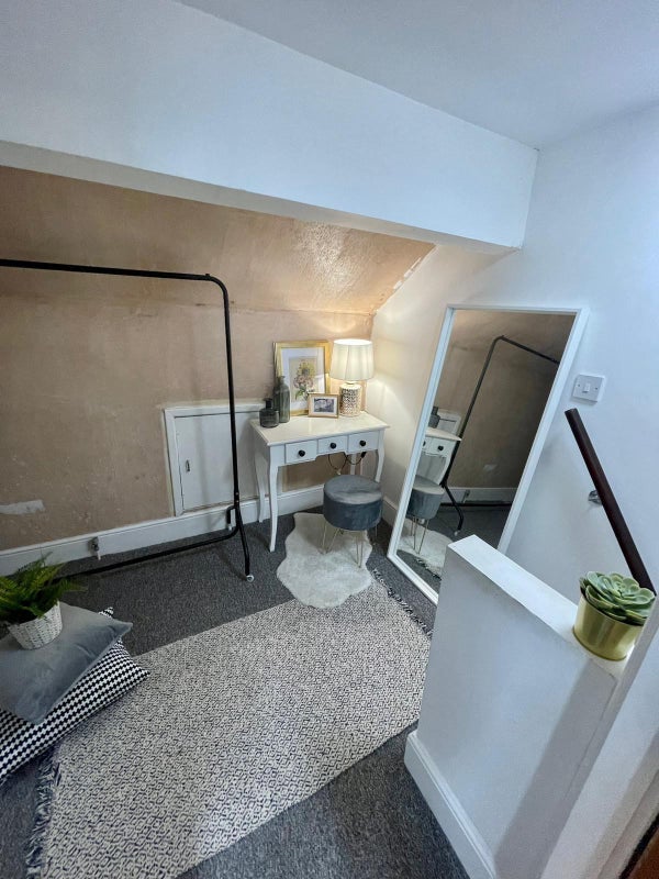 Room Kearsley Road in Sheffield