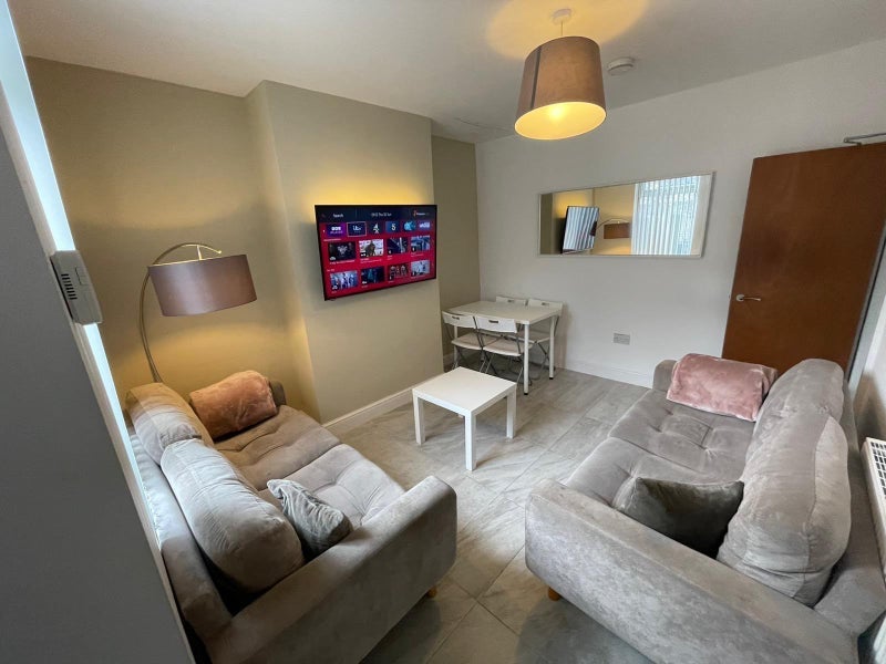 Room Kearsley Road in Sheffield
