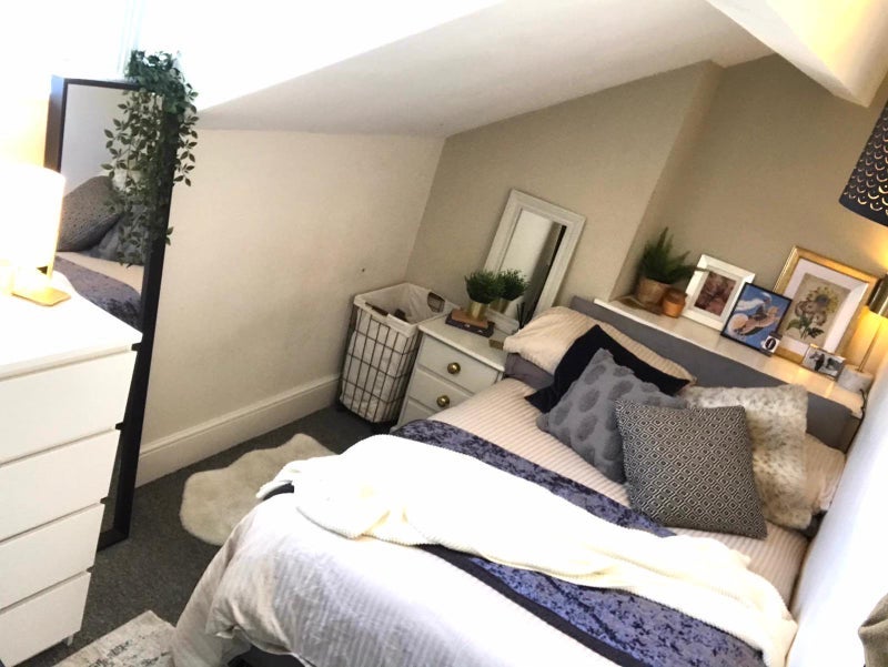 Room Kearsley Road in Sheffield