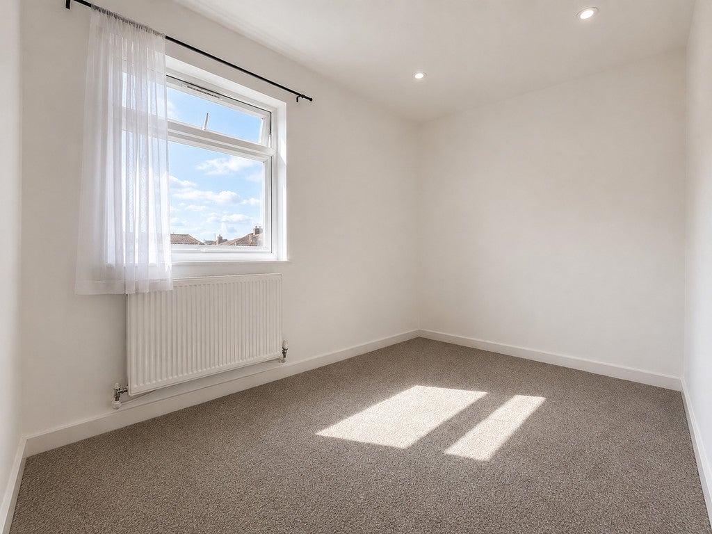 Flat Ripley Road in Greater London