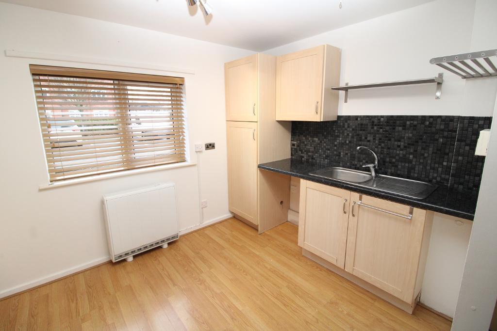 Flat Ashton Road in Tameside