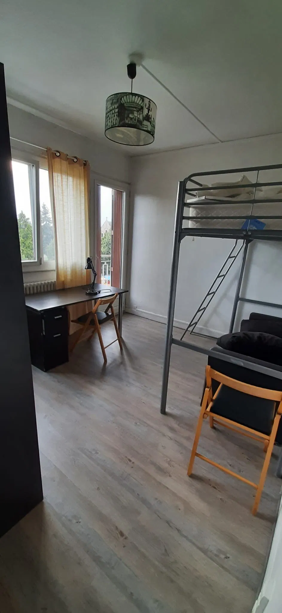 Room Rue de Clermont in Compiègne