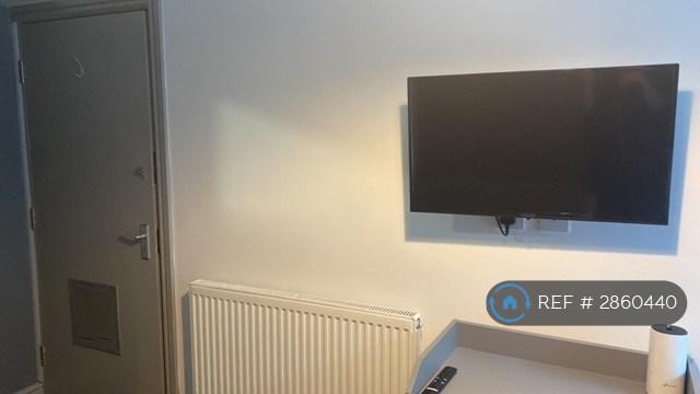 Room Bankfield Road in Kirklees