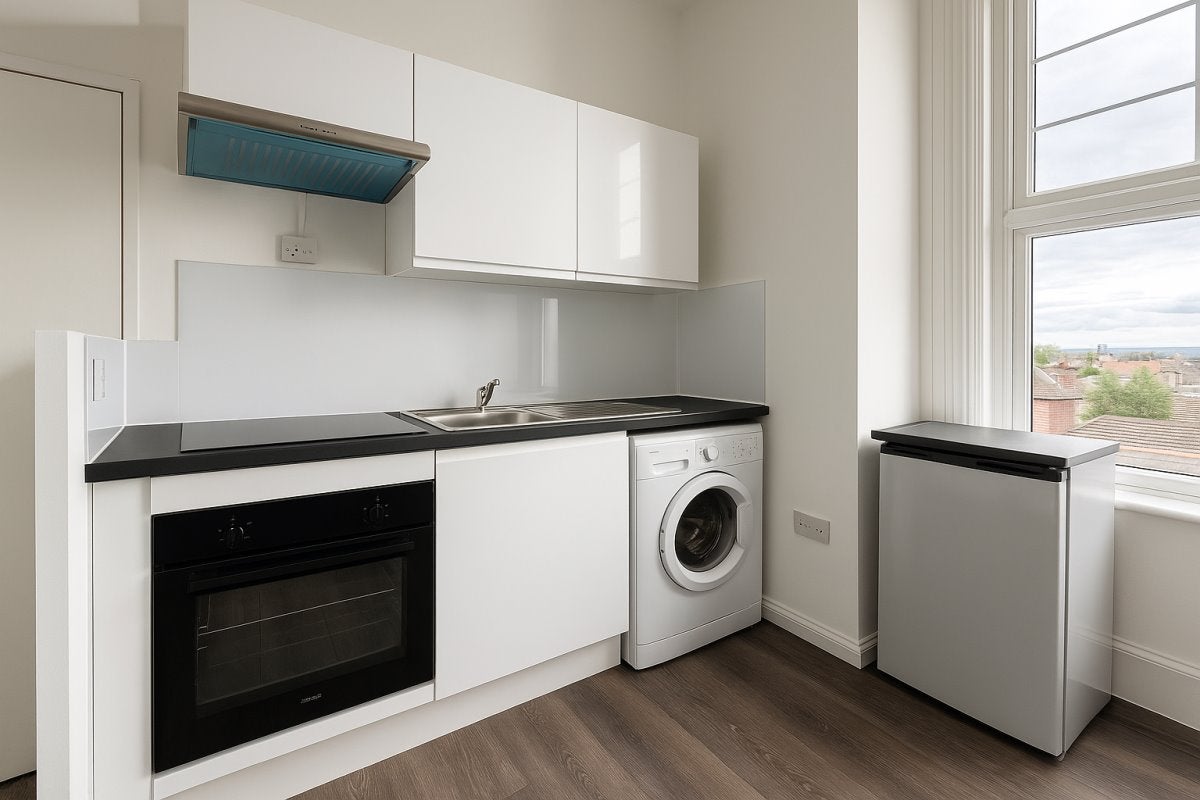 Flat Emanuel Avenue in Greater London