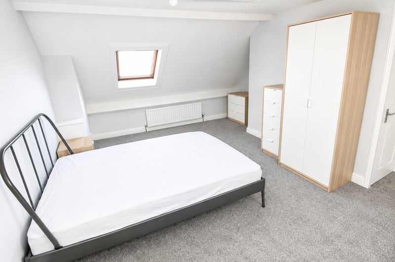 Room Dent Street in Tamworth