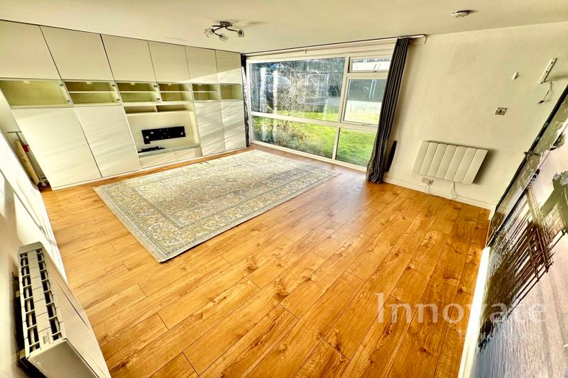 Flat Heron Road in Sandwell