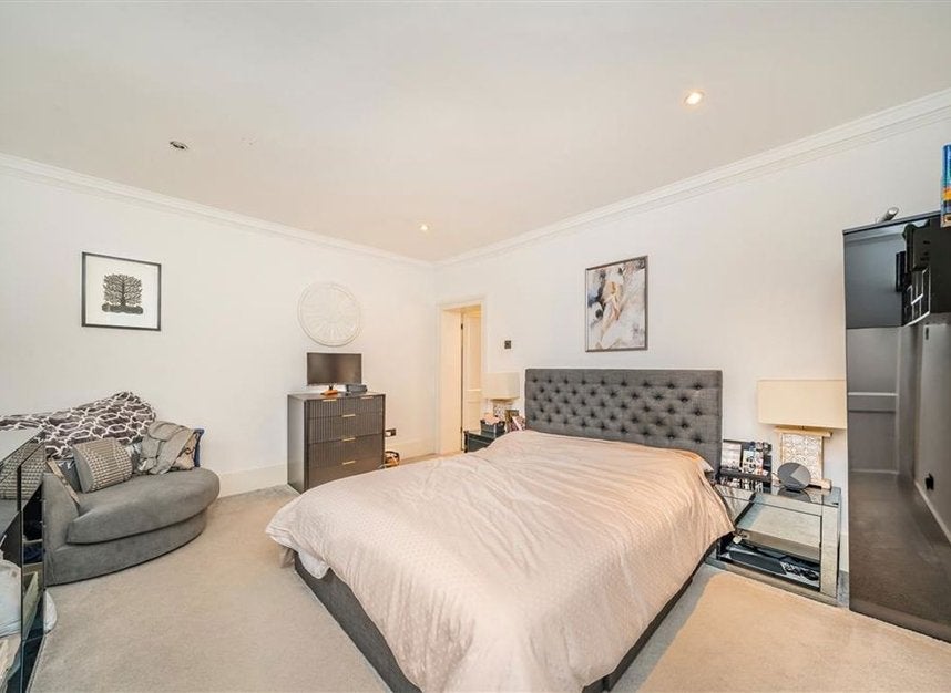 House Sussex Court in Greater London