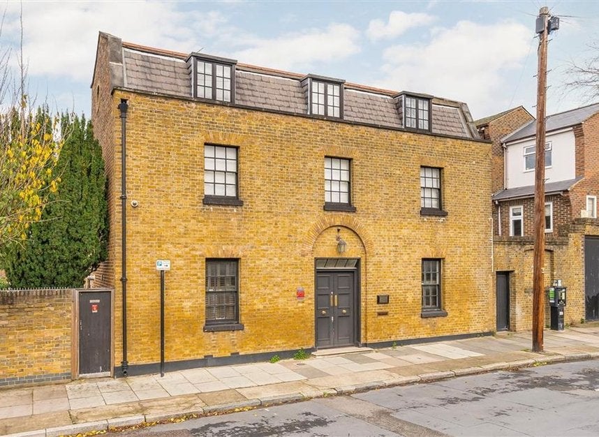 House Sussex Court in Greater London