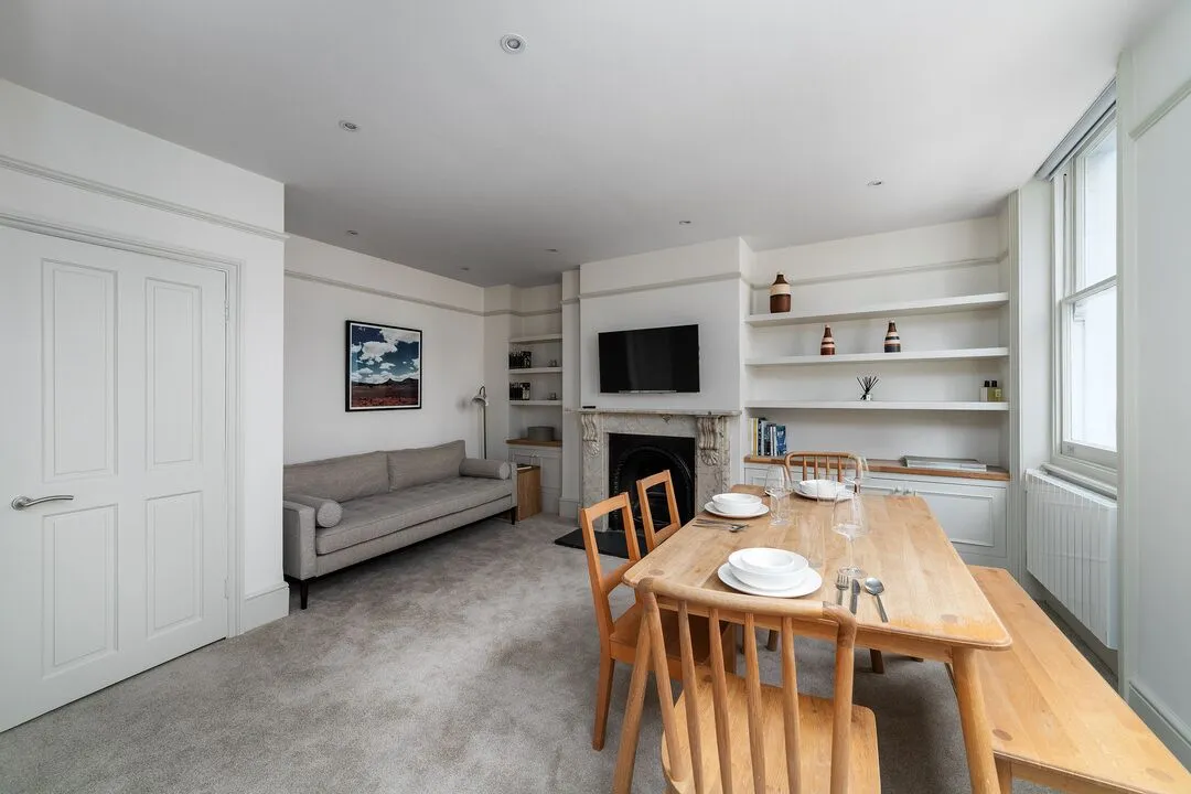 Flat Russell Street in City of Westminster