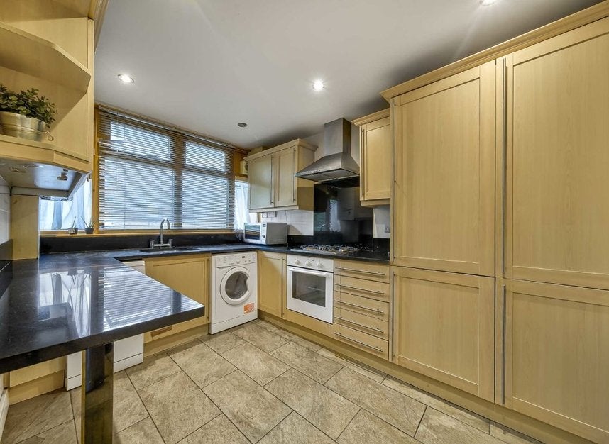 Flat Royal College Street in Greater London