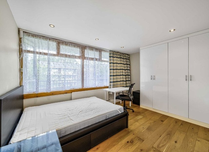 Flat Royal College Street in Greater London