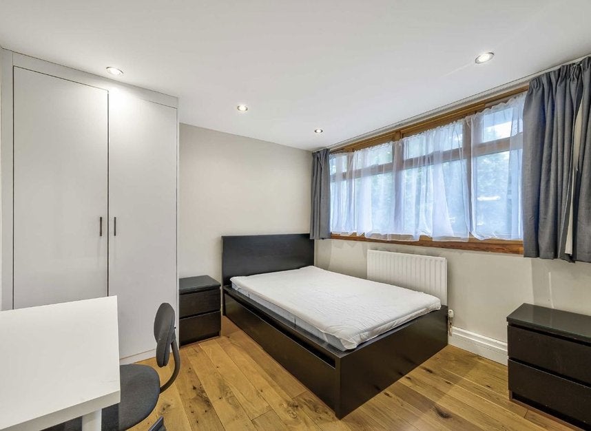Flat Royal College Street in Greater London