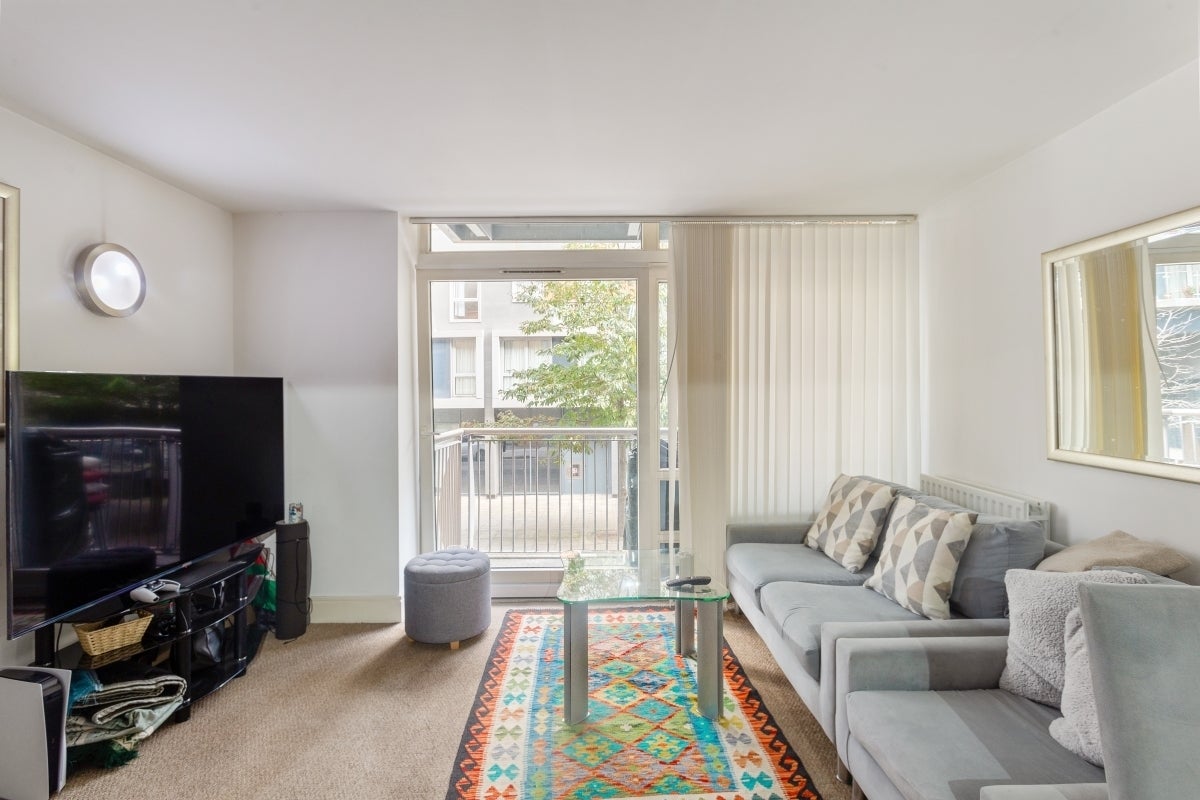 Flat Cassilis Road in Greater London