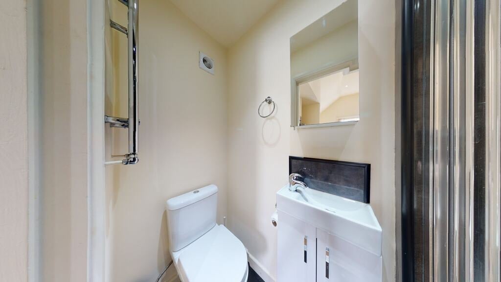 Flat Ash Grove in Greater London