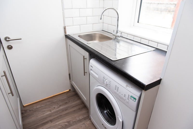 Room Cauldon Road in Stoke-on-Trent