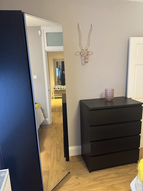 Room Hendon Way in Greater London