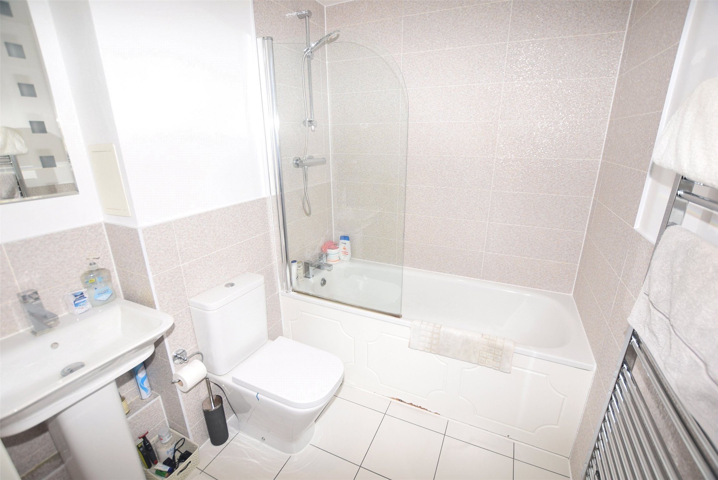 Flat Crown Drive in Greater London