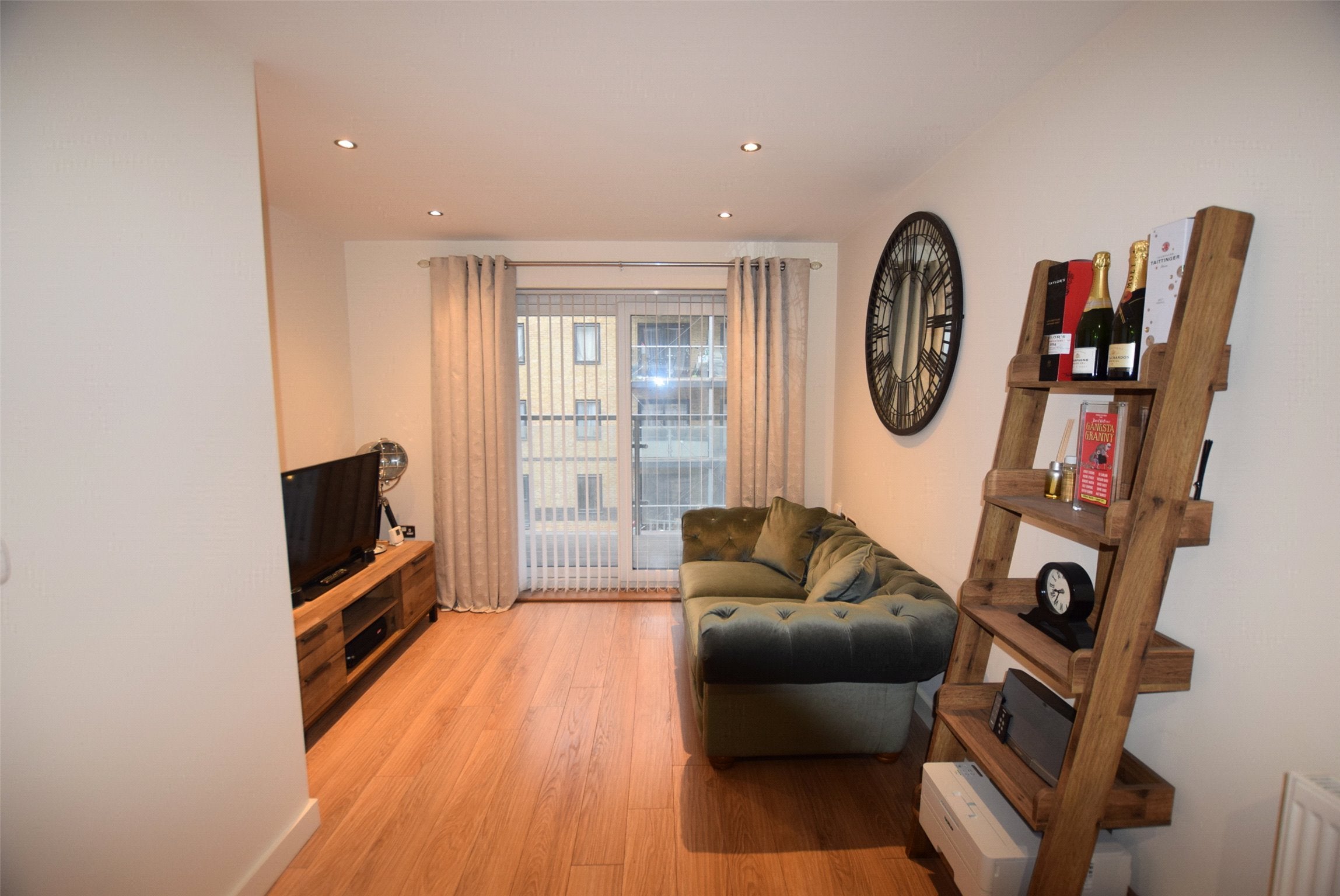 Flat Crown Drive in Greater London