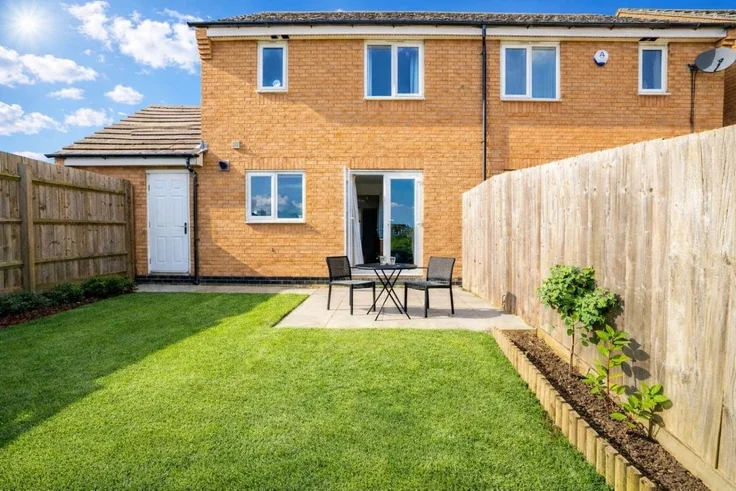 House Brooks Close in Wootton