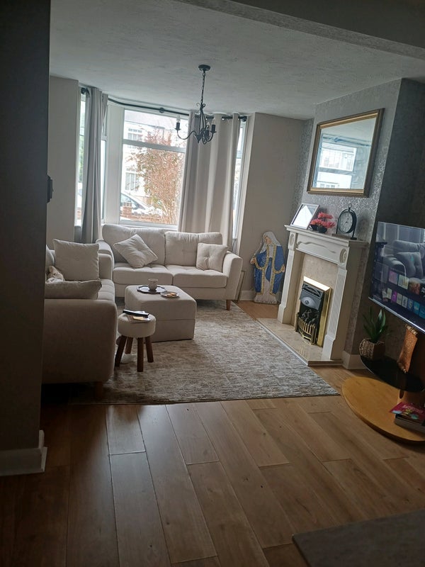 Room Dennis Road in Coventry