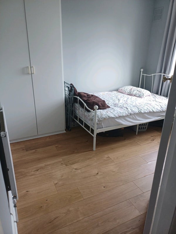 Room Dennis Road in Coventry
