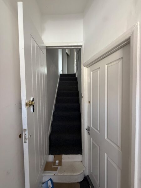 Flat Brookdale Road in Greater London