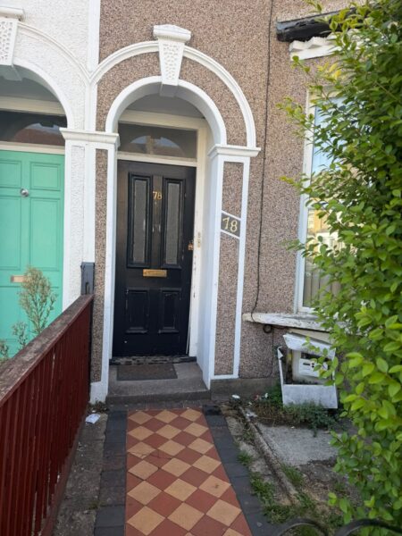 Flat Brookdale Road in Greater London