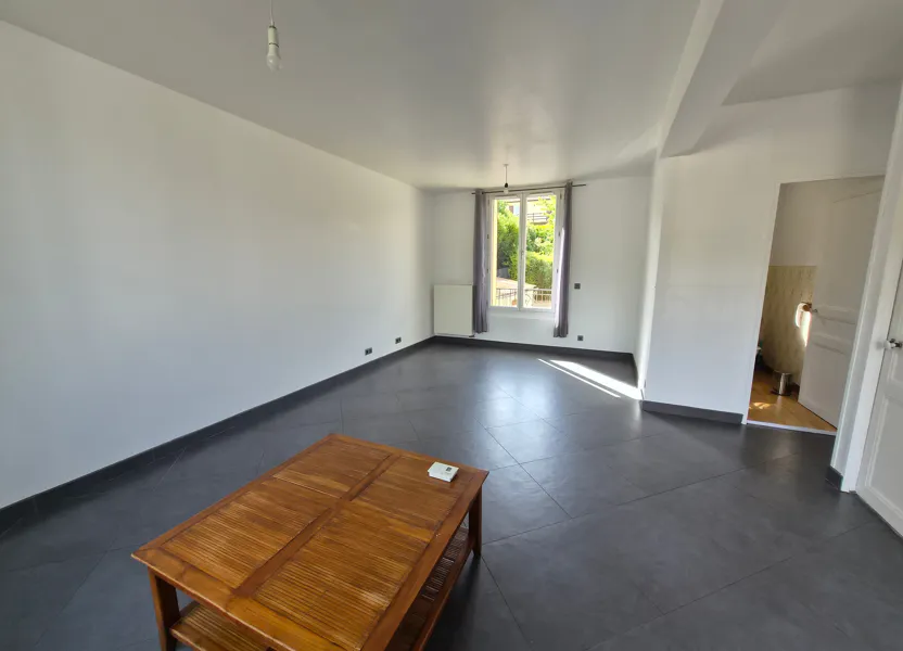 Maison Avenue de Paris à Montreuil-aux-Lions