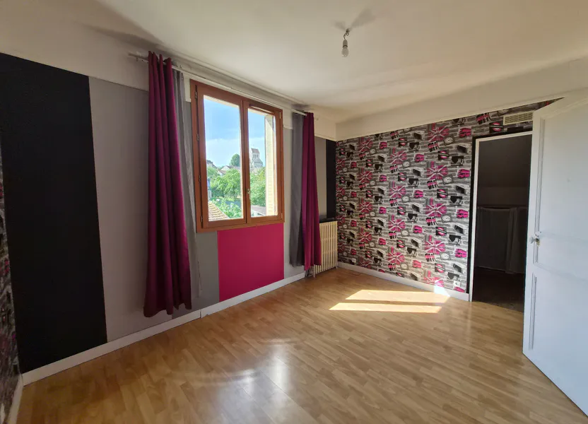 Maison Avenue de Paris à Montreuil-aux-Lions