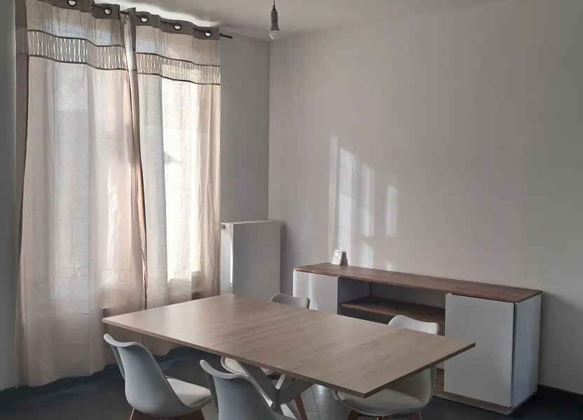 Appartement Avenue de Paris à Montreuil-aux-Lions