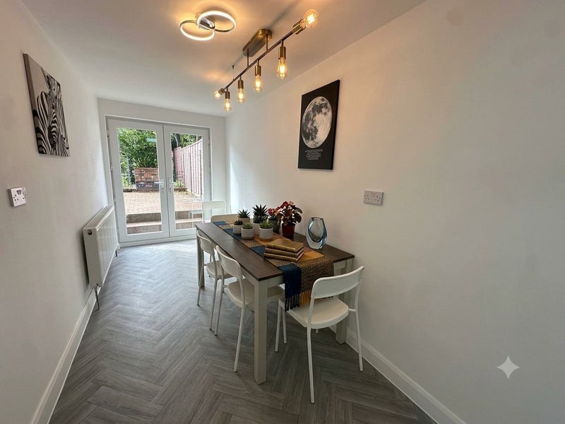 Room Hurcott Road in Wyre Forest