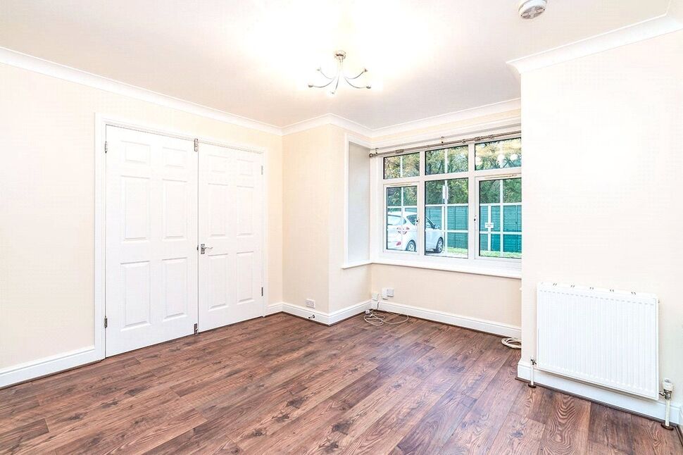 Flat Kanes Hill in Hedge End