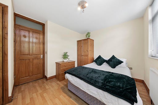 Room Chippenham Road in City of Westminster