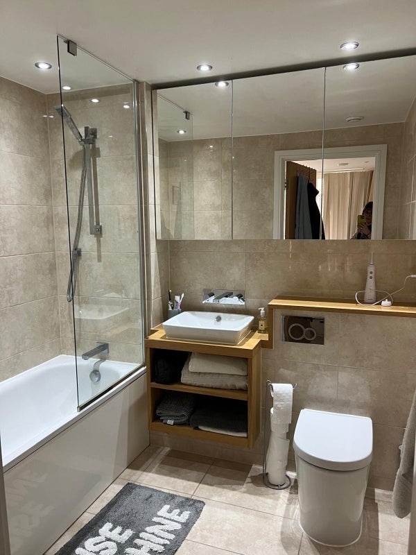 Room St. Anne Street in Greater London