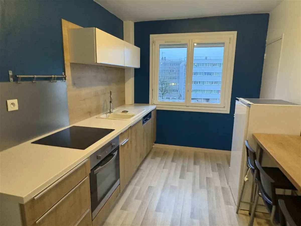 Flat Rue Amand Bence in Caen