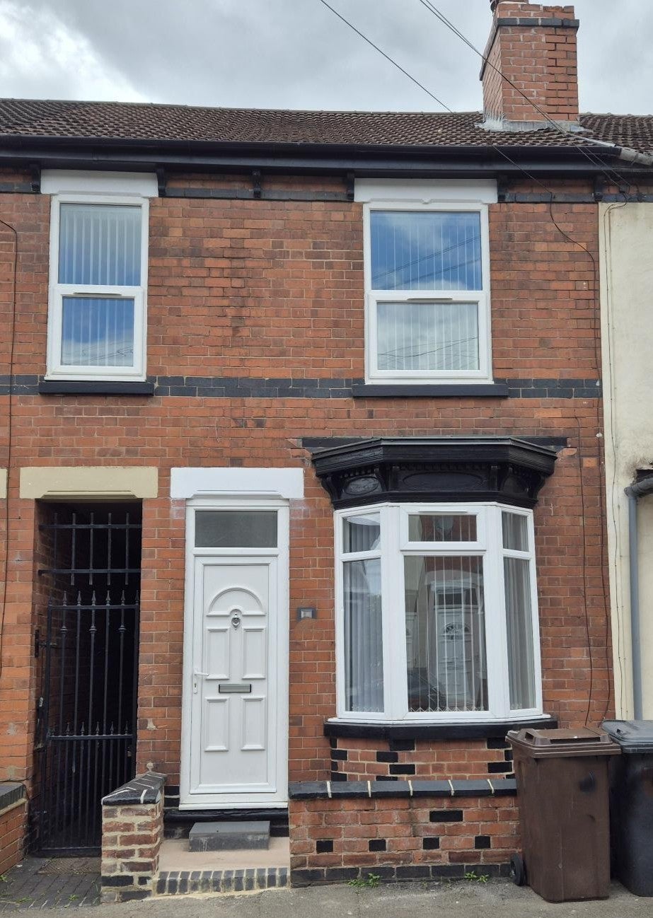 House Halecroft Avenue in Wolverhampton