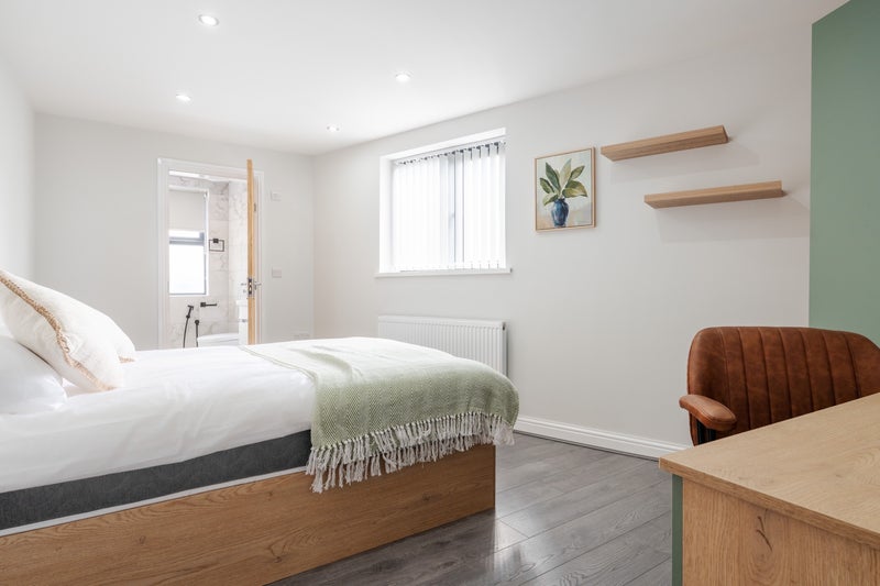 Room Middleton Road in Manchester